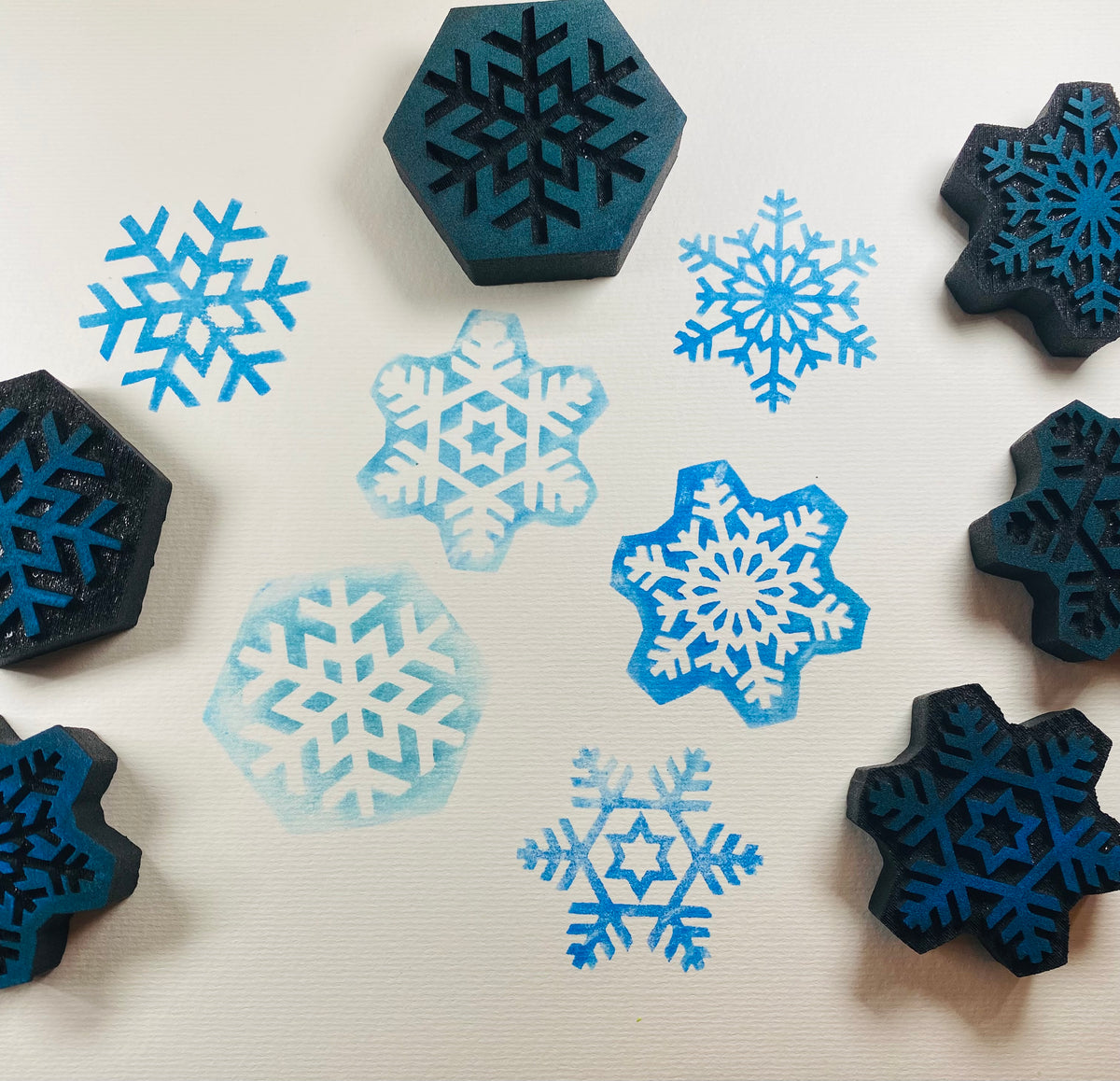60 Pieces Winter Snowflake Stamps Rubber Frozen Stamps for Kids Assorted  Colored Snowflake Stampers for Card Making Christmas Frozen Party Favors